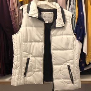 Beautiful and warm weatherproof vest
